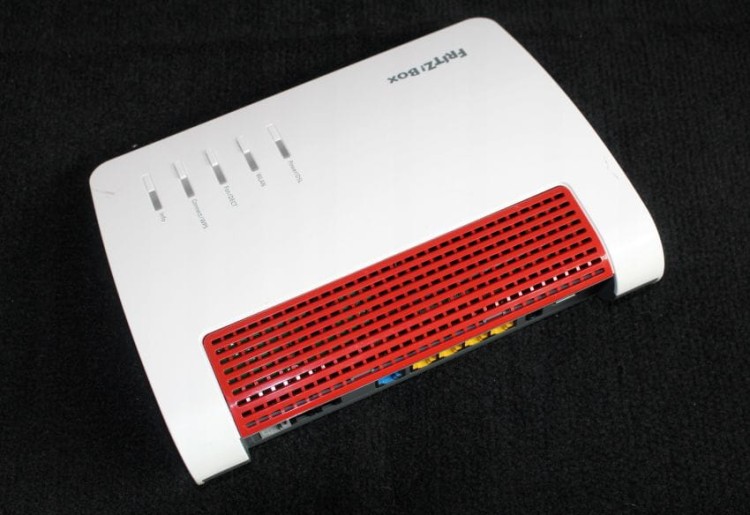 AVM-FRITZ-Box-7590-AX-v2-router-Wifi-Zlacza-USB-3-0.jpg