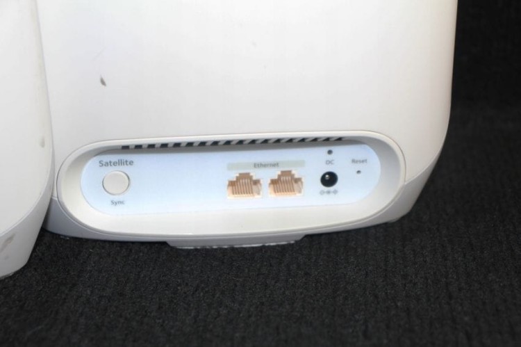 Netgear-Orbi-WiFi6-RBK762S-router-system-mesh-Producent-Netgear.jpg