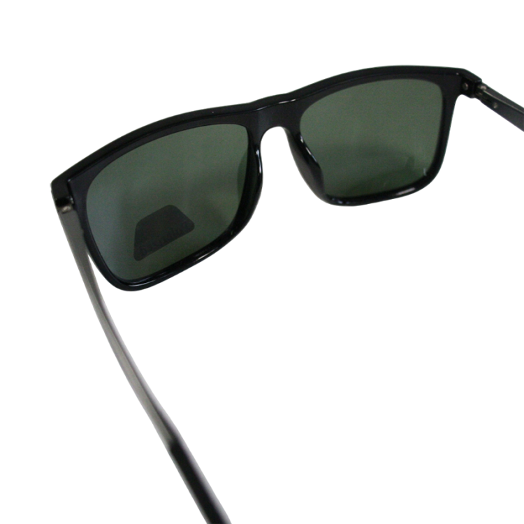 Okulary-przeciwsloneczne-CHEREEKI-GRUN-Kolor-szary-Photoroom.png