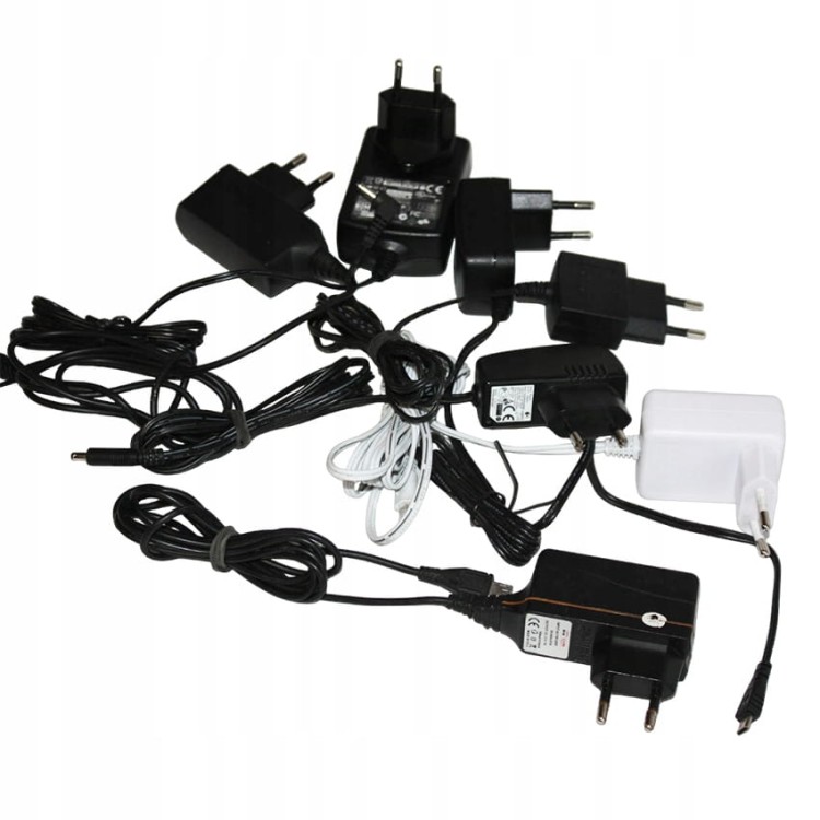 Uniwersalny Zasilacz Ładowarka impulsowa DC 5V 1A 5W 5.5/2.5 mm mix.jpg