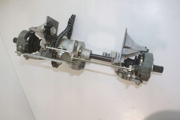 Oś napędowa z mechanizmem różnicowym do traktorków ogrodowych Stiga.jpg
