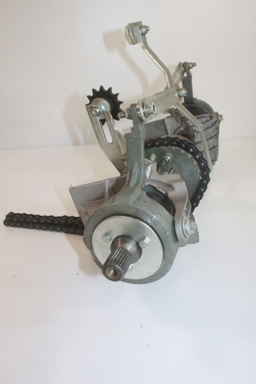 Oś napędowa z mechanizmem różnicowym do traktorków ogrodowych Stiga.jpg