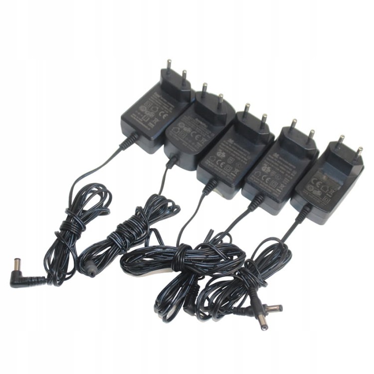 Ladowarka-zasilacz-DC-31V-0-45A-0-5A-5-5-2-1-mix.jpg