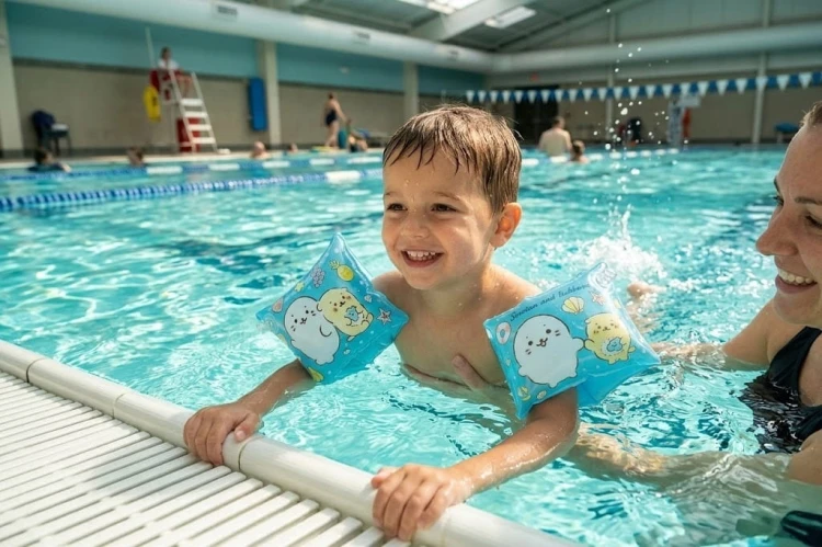 Dmuchane rękawki motylki do nauki pływania niebieskie 1-3 lat .jpg