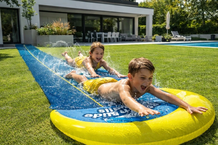 ŚLIZGAWKA WODNA OGRODOWA 10 M Zraszacze Ślizg Slip N Slide Battle.jpg