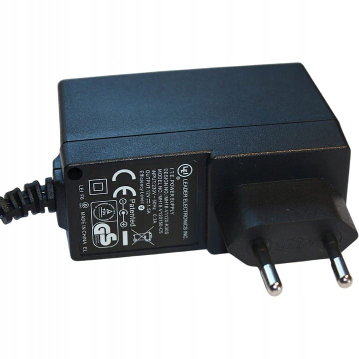 Zasilacz-impulsowy-DC-12V-1-5A-18W-5-5-2-1-LED-LEI.jpg