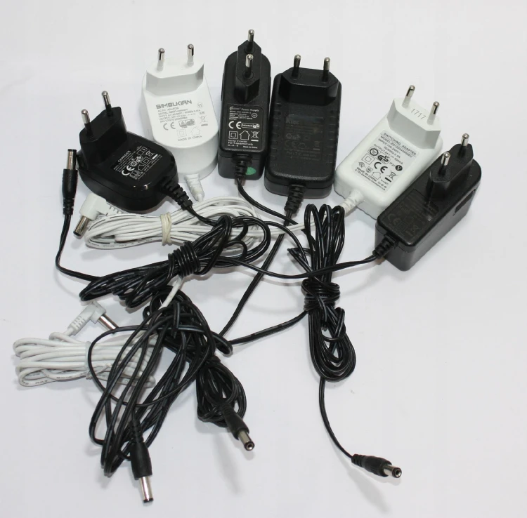 ZASILACZ ŁADOWARKA DC 24V od 1A do 2A wtyczka mix do elektroniki.jpg