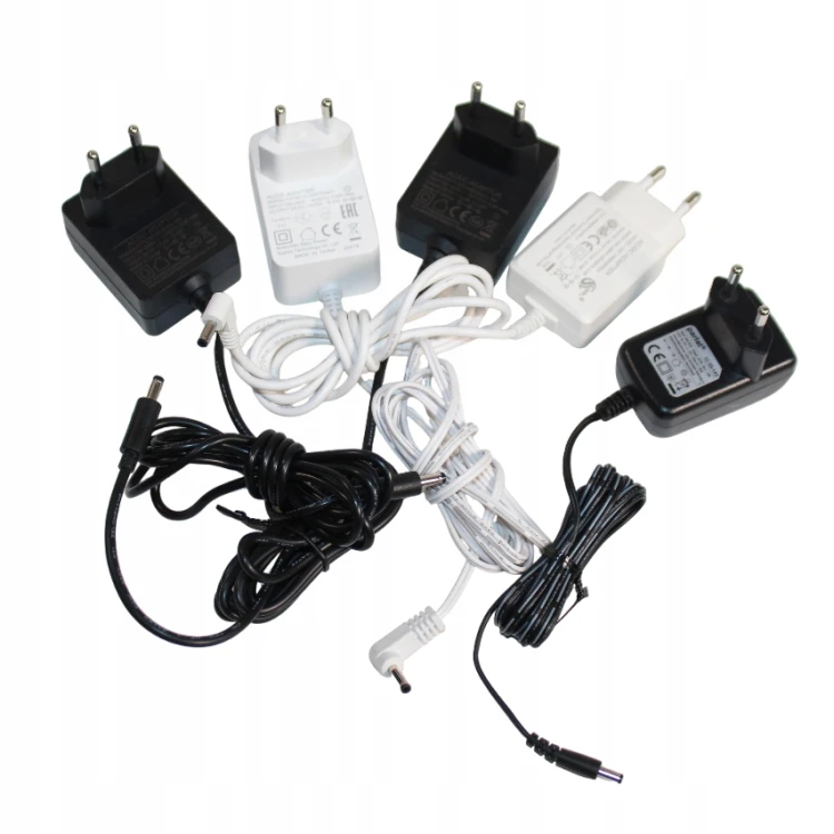 Zasilacz Ładowarka uniwersalna DC 24V 0.5A-0.9A 12W-24W wtyczka 5.5/2.1 mm.jpg