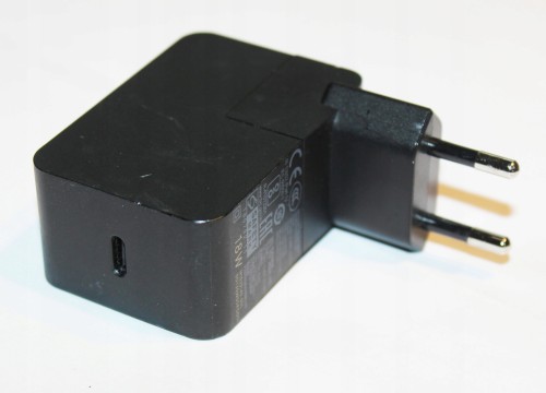 Ładowarka Microsoft 1848 9V 2A 18W 5V 3A 15W USB-C.jpg