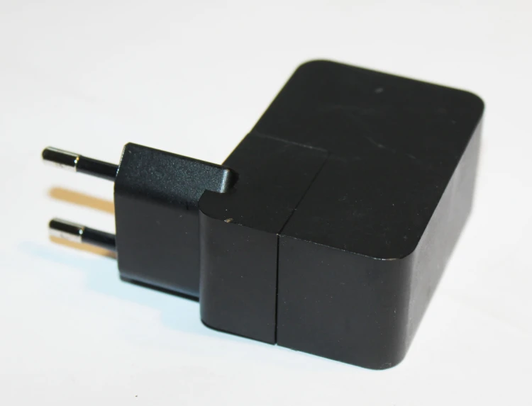 Ładowarka Microsoft 1848 9V 2A 18W 5V 3A 15W USB-C.jpg