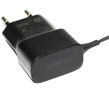 Zasilacz-Ladowarka-Microsoft-Nokia-AC-18E-MICRO-USB-Photoroom.png