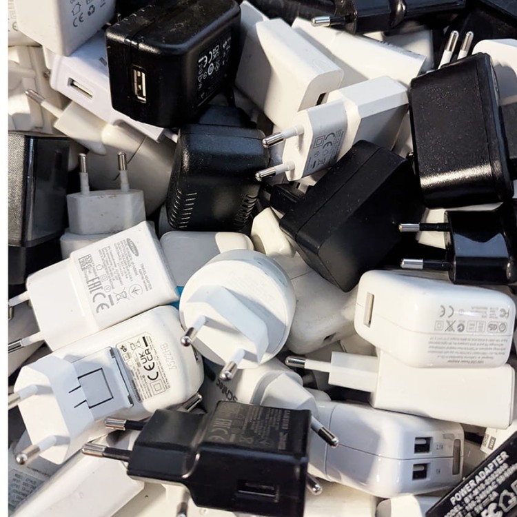 1 kg Ładowarki USB / USB-C mix 5V od 0.5A do 2A 2.5W-10W.jpg