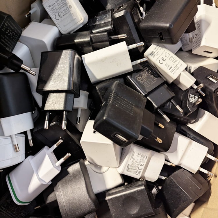 1 kg Ładowarki USB / USB-C mix 5V od 0.5A do 2A 2.5W-10W.jpg