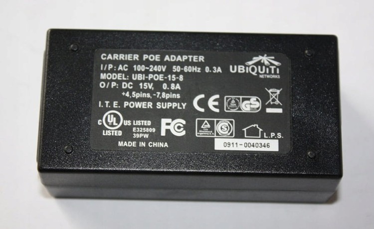 Zasilacz PoE 15V 0.8A Ubiquiti Passive 12W.jpg