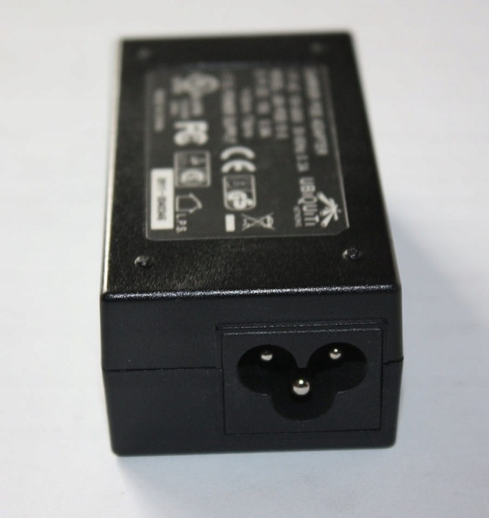 Zasilacz PoE 15V 0.8A Ubiquiti Passive 12W.jpg
