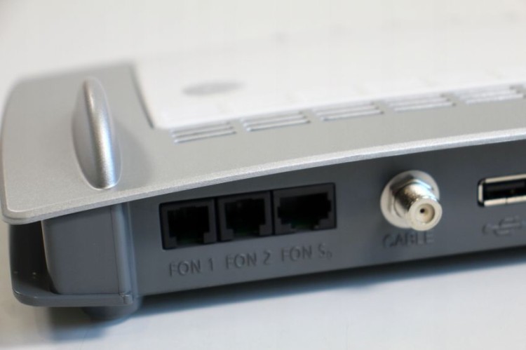 Router-AVM-FRITZ-Box-6490-Mesh-WIFI-AC1750-WAN-TV-VoIP-DECT-4x-1GB-USB-DLNA-Model-6490.jpg