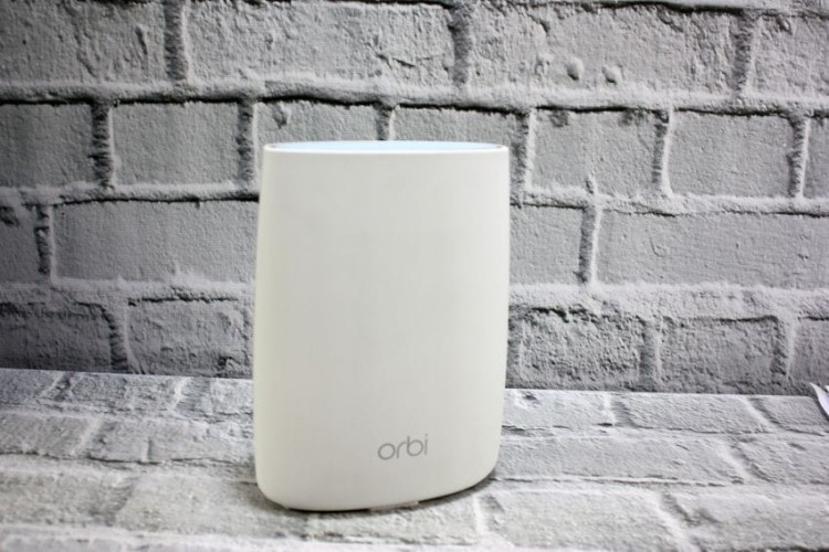 NETGEAR-Orbi-RBR50-router-802-11a-b-g-n-ac-EAN-GTIN-5907456321978.jpg